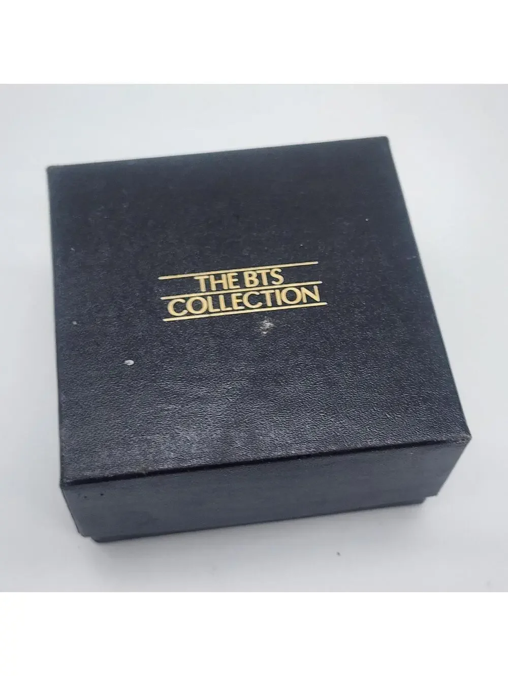 Boston Warehouse BTS Collection 4 Round Coasters w Holder & Presentation Box